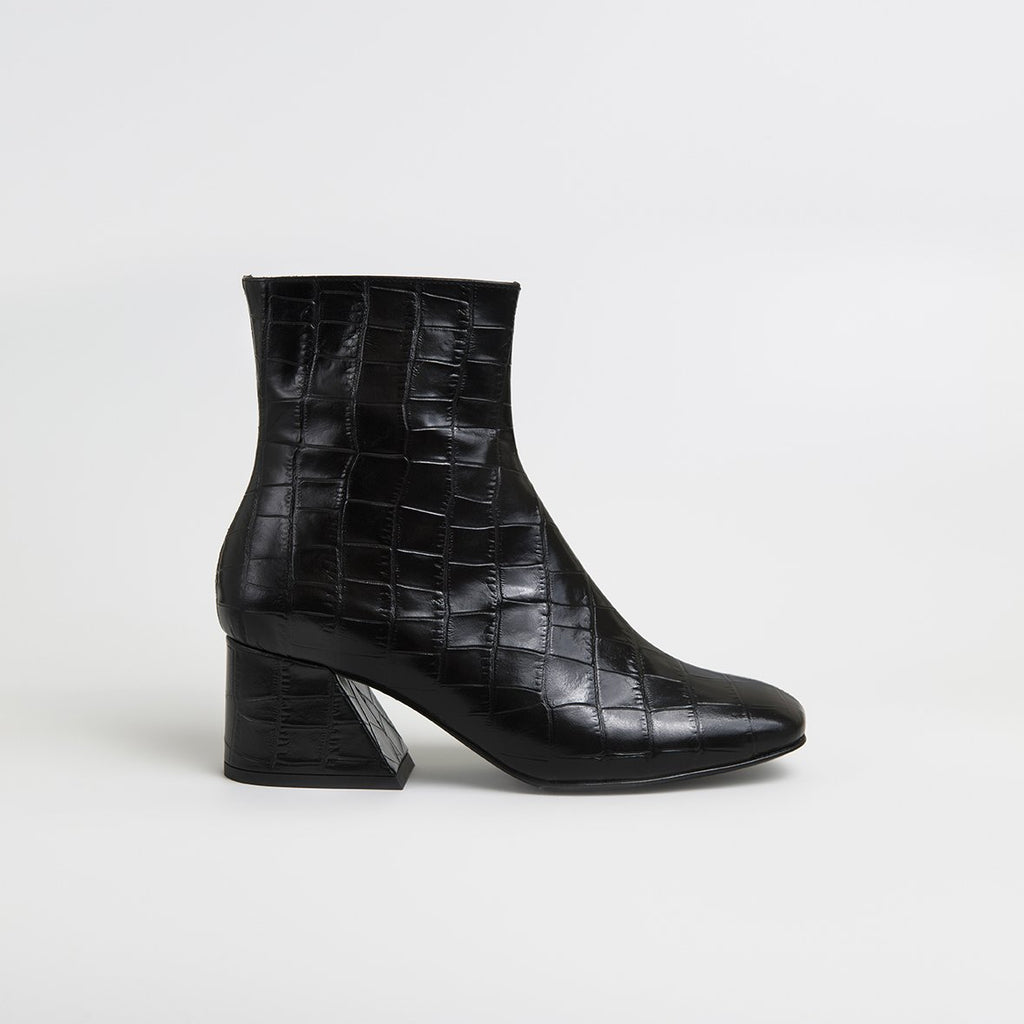 DORIC - Black Leather Square Toe Boots