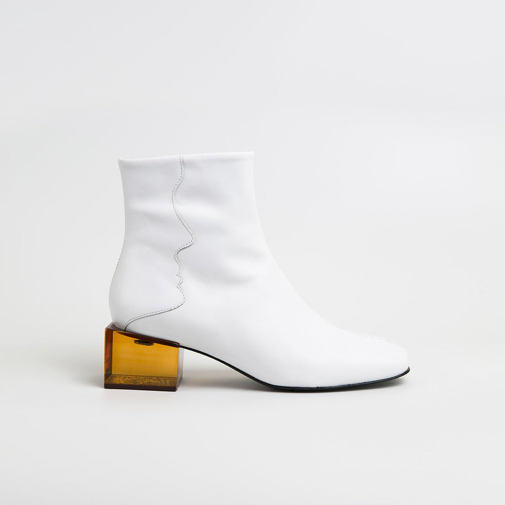 || SAMPLE SALE || STATUETTE - White Leather Mid Heel Boots
